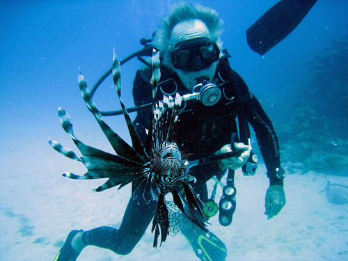 CORE Volunteers Bag 12 Lionfish from Johnson’s Reef Area