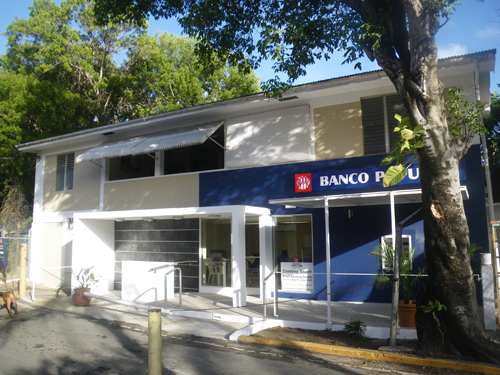 Banco Popular Changes Face of Historic Cruz Bay