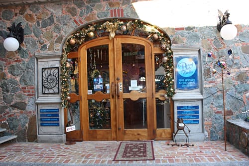 Mongoose Junction Merchants Get Festive for Holiday Decoration Contest