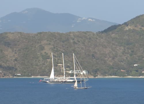 “Eos” Dwarfs “Silver Cloud” in Round Bay