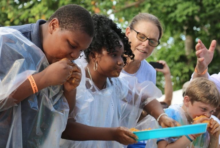 Mango Melee Draws a Crowd to the Garden