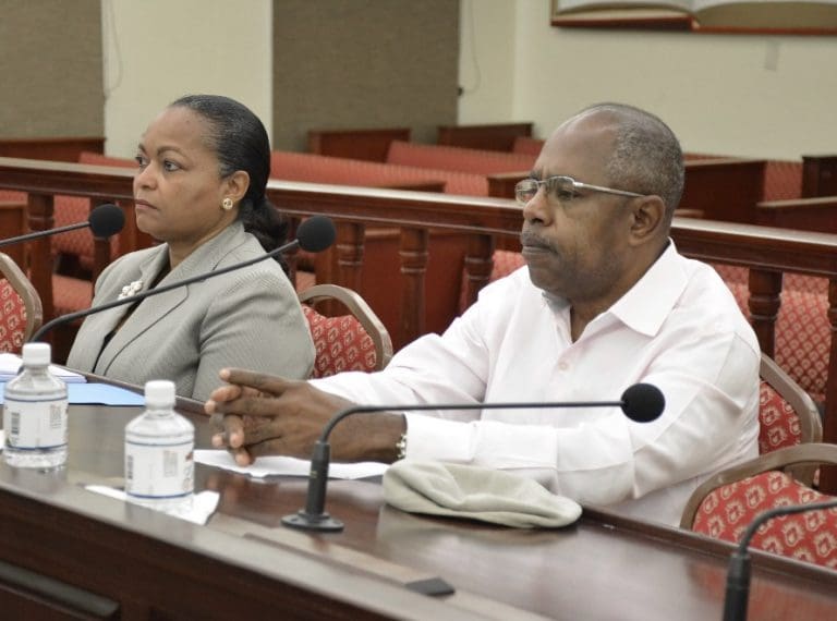 Panel OKs Bill Authorizing Ads on Vitran Buses