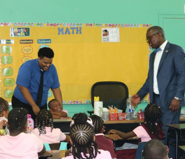 Governor Joins Students Going Back to School