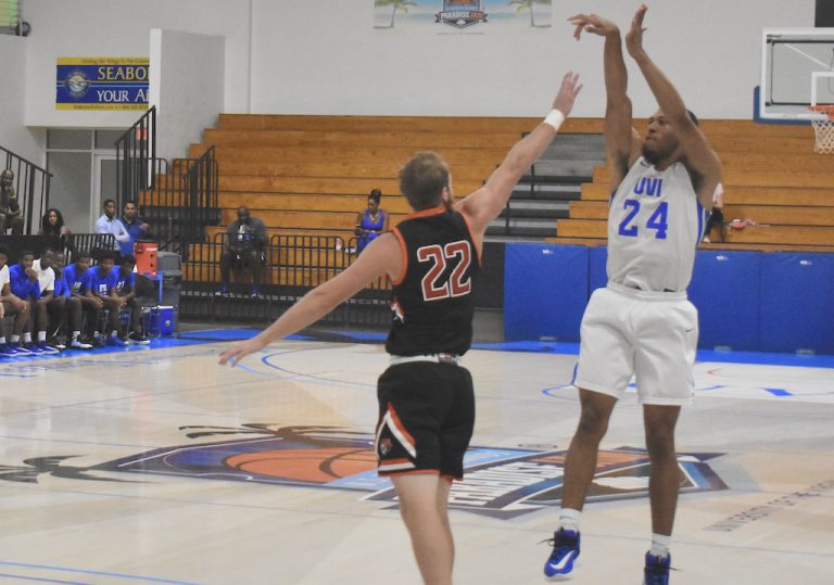 UVI Men’s Basketball Improves to 4-1 Over Weekend