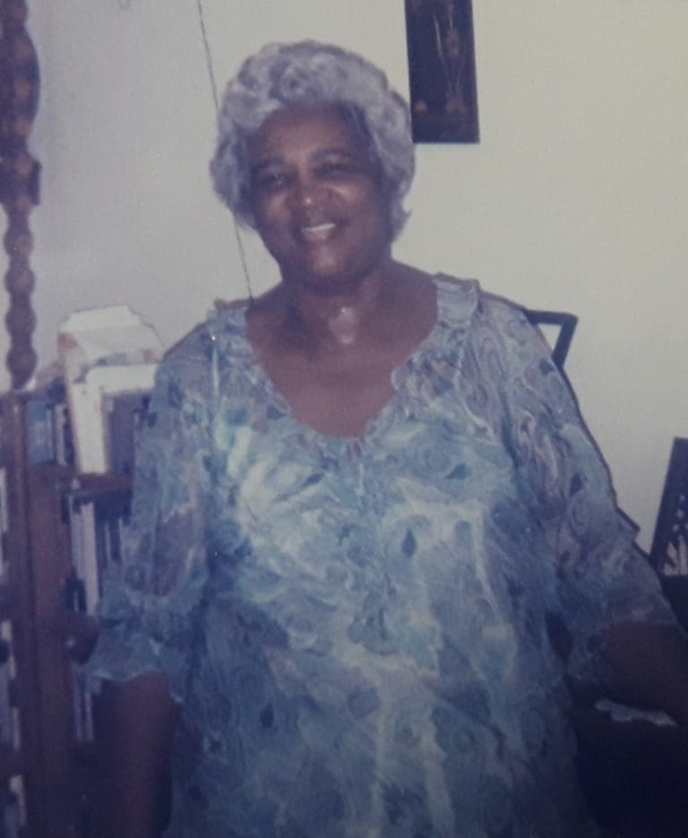 Roselin McFarlane Dies