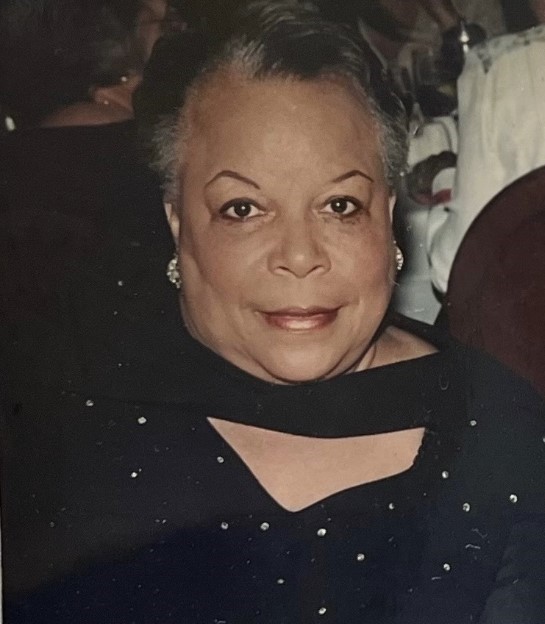 Lorraine Alcenta Lang Roumo Dies at 77