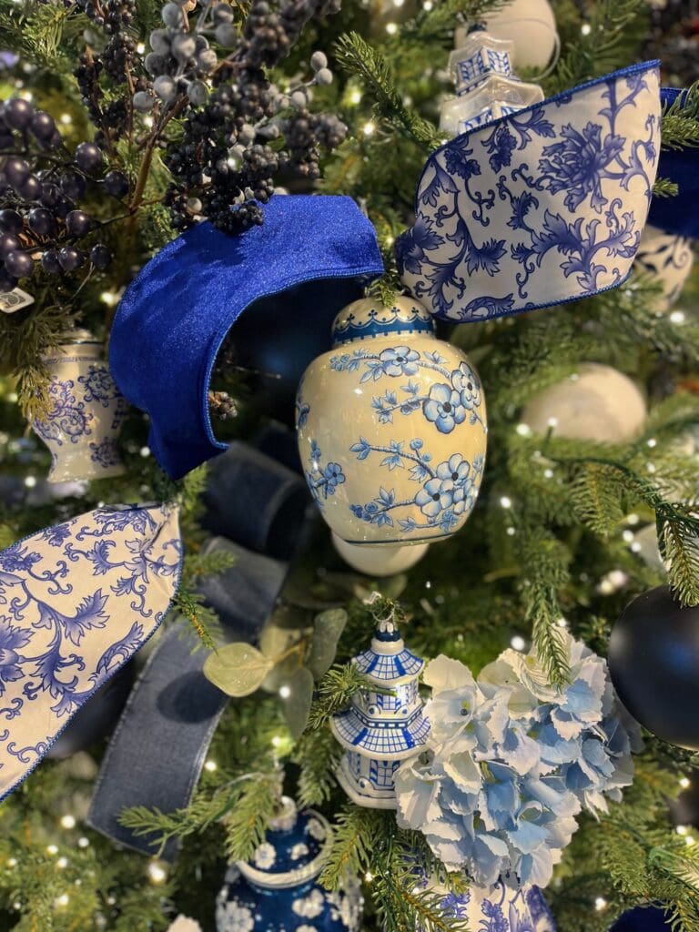 A Holiday Haven of Décor: Ashley Furniture HomeStore Hosts St. Croix Chambers of Commerce “Business After Hours”