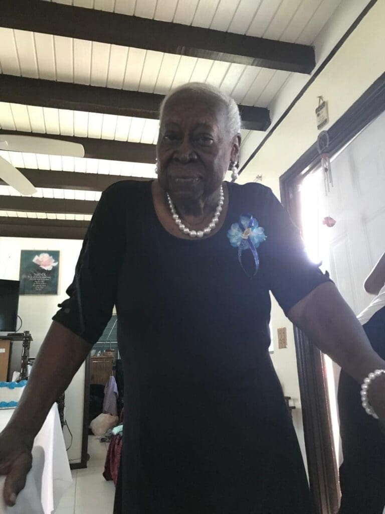 Elma R. Barnes Hodge Dies at 91