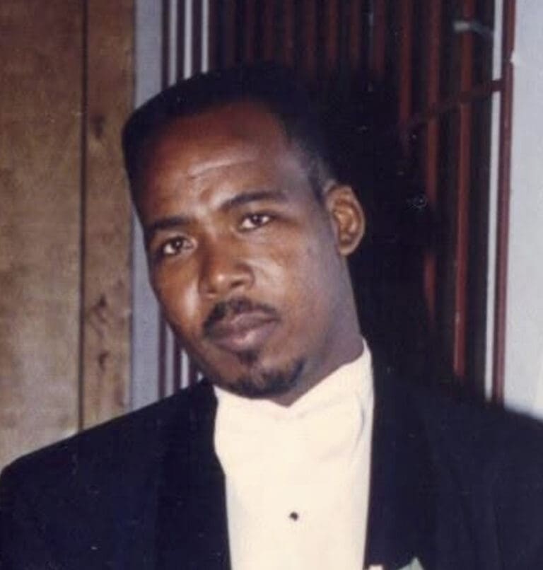 Hester Andrew Mark Dies at 55