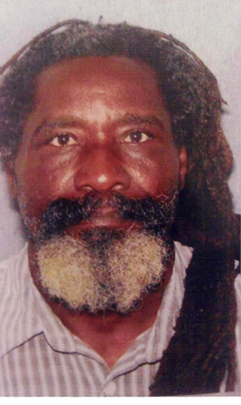 Maanazo Lamakalo Dies