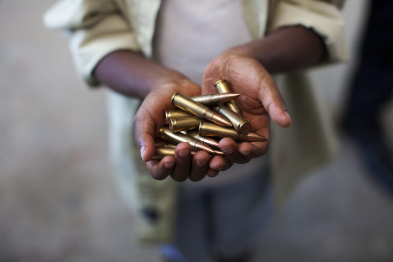 Jehovah’s Witnesses Share “An End to War — How?”